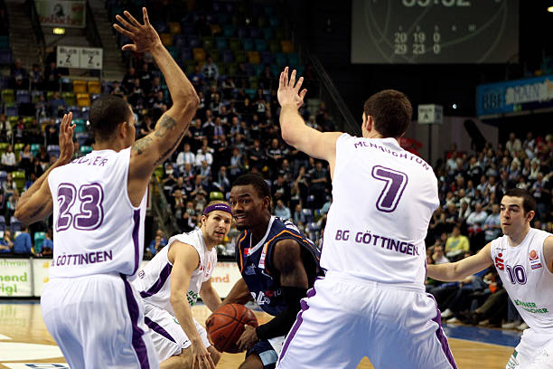 多方因素共 多方因素共