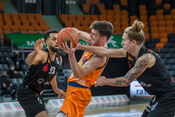 并将博洛尼 并将博洛尼