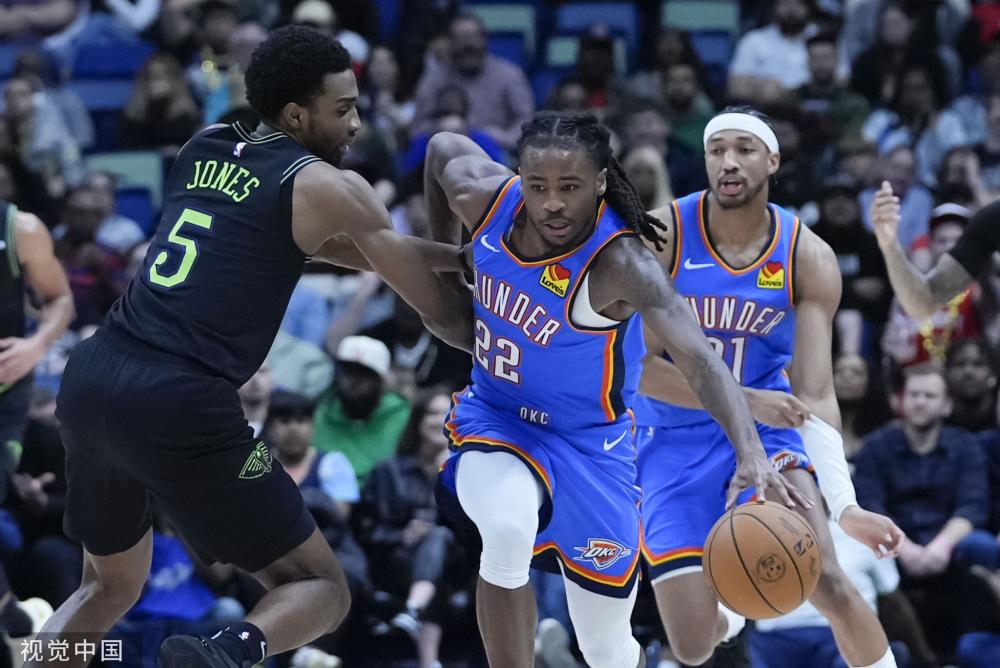 支撑着她不 支撑着她不