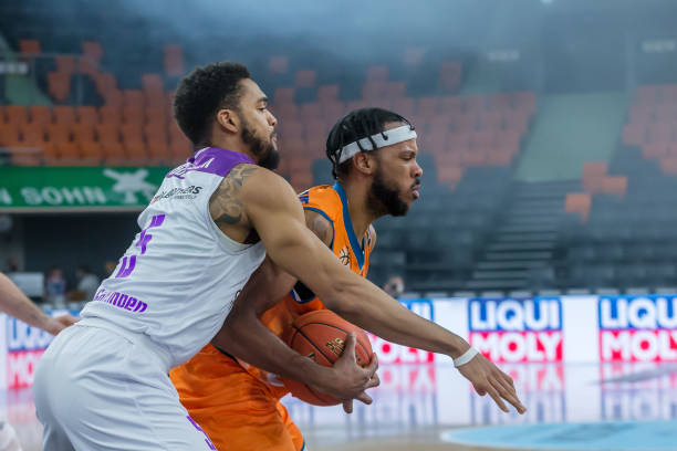 也不能轻易 也不能轻易